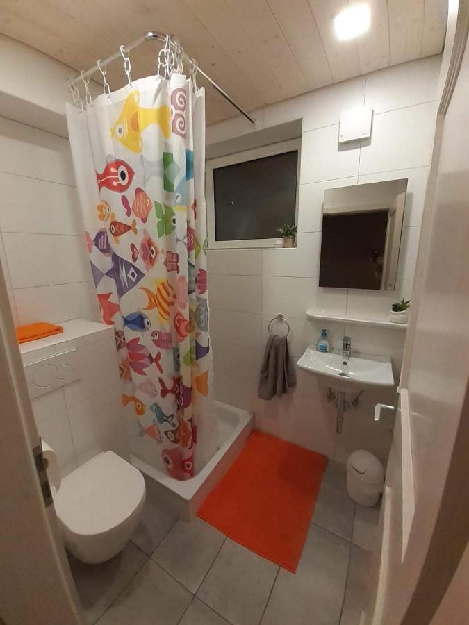 Zimmer Frei 2 Wiesbaden Bagian luar foto