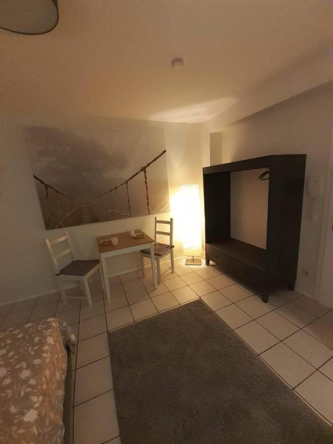 Zimmer Frei 2 Wiesbaden Bagian luar foto